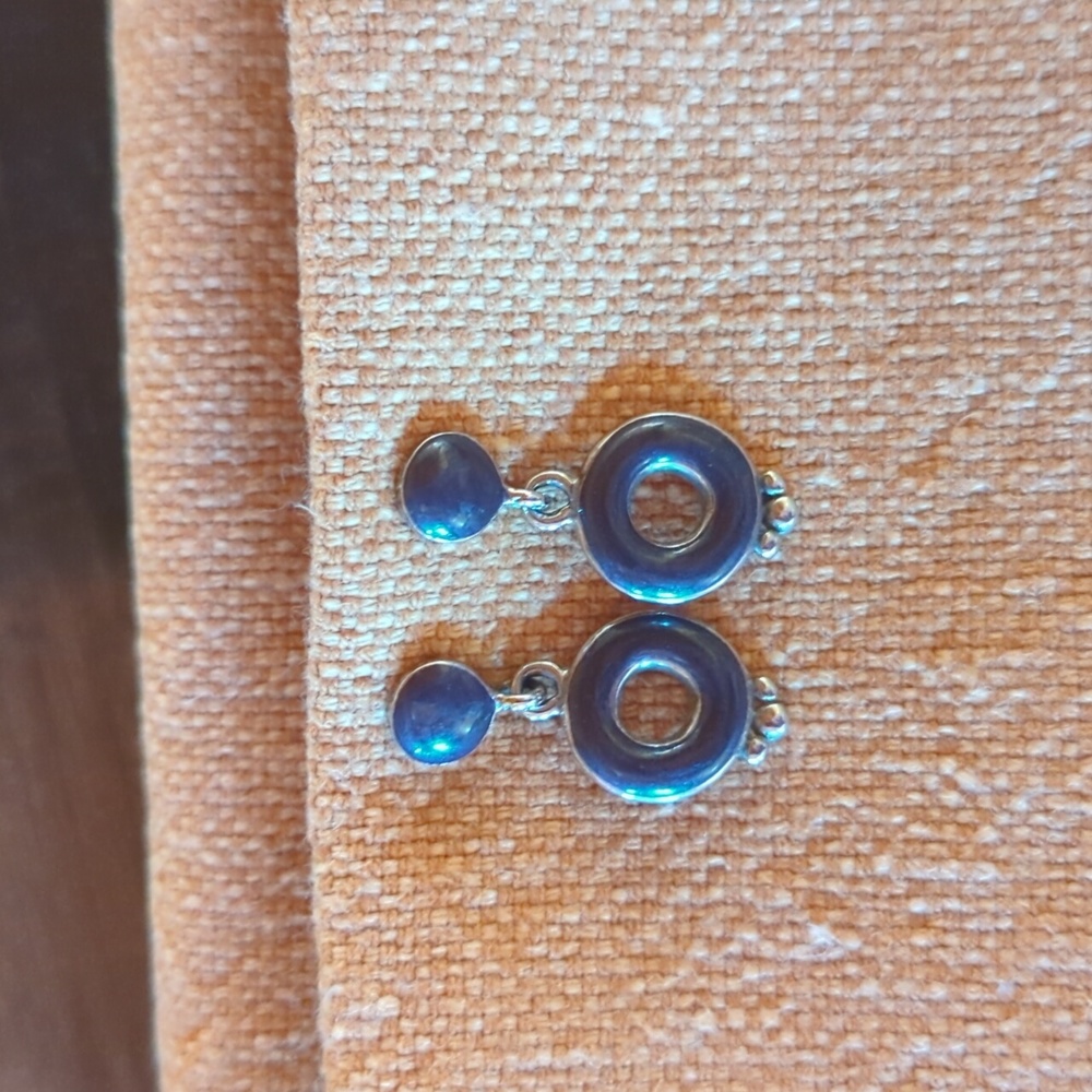 Pearlized Purple Earrings. Super Cute!
